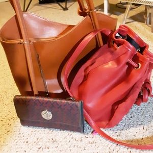 More nice purses and wallets.